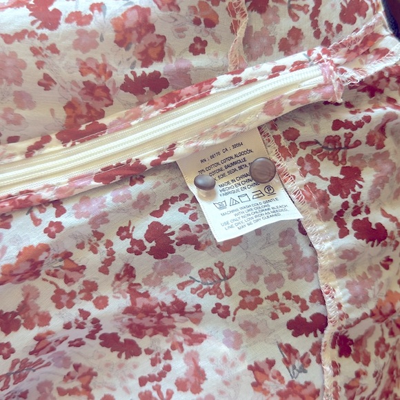 Anthropologie Moulinette Sours Red Floral Cotton/Silk
Amelie Blouse - Picture 7 of 15